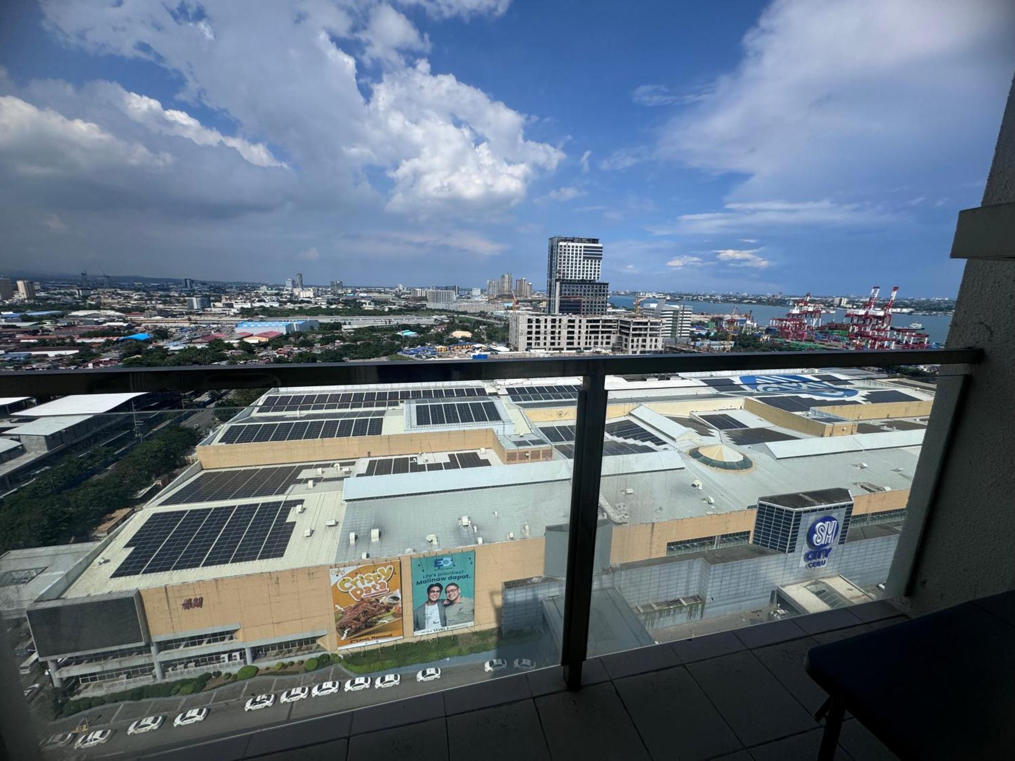 Luxanos Condo Place- Sunvida Tower Cebu Exterior photo